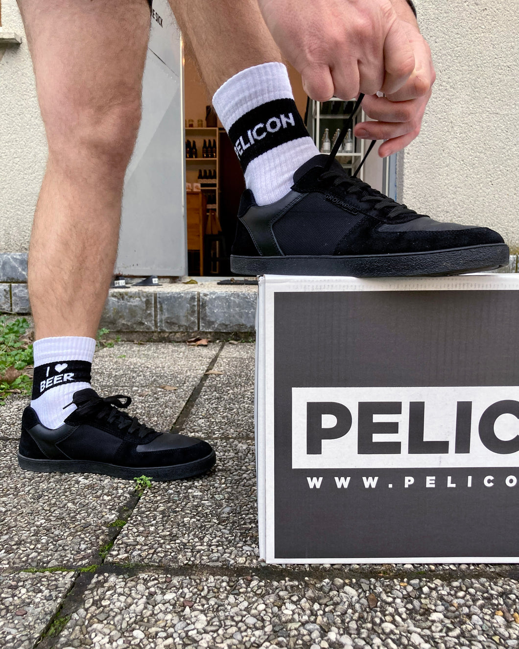 * NOVO * Nogavice PELICON